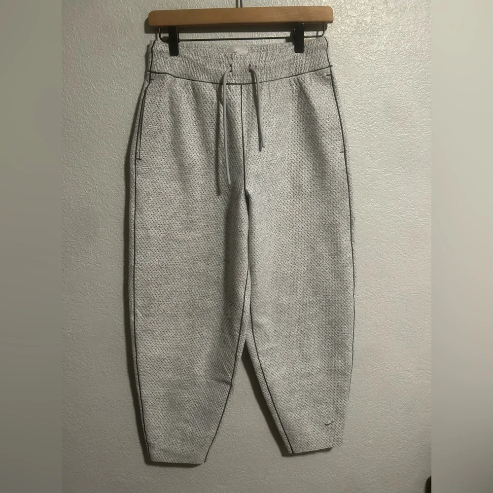 NWT Nike Tech Pack Therma Fit Adv Loose Fit High Rise Wmns XS Joggers Grey